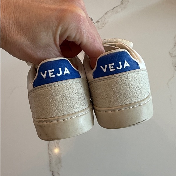 Kids White and Blue Sneakers Veja size 10 - Picture 4 of 5